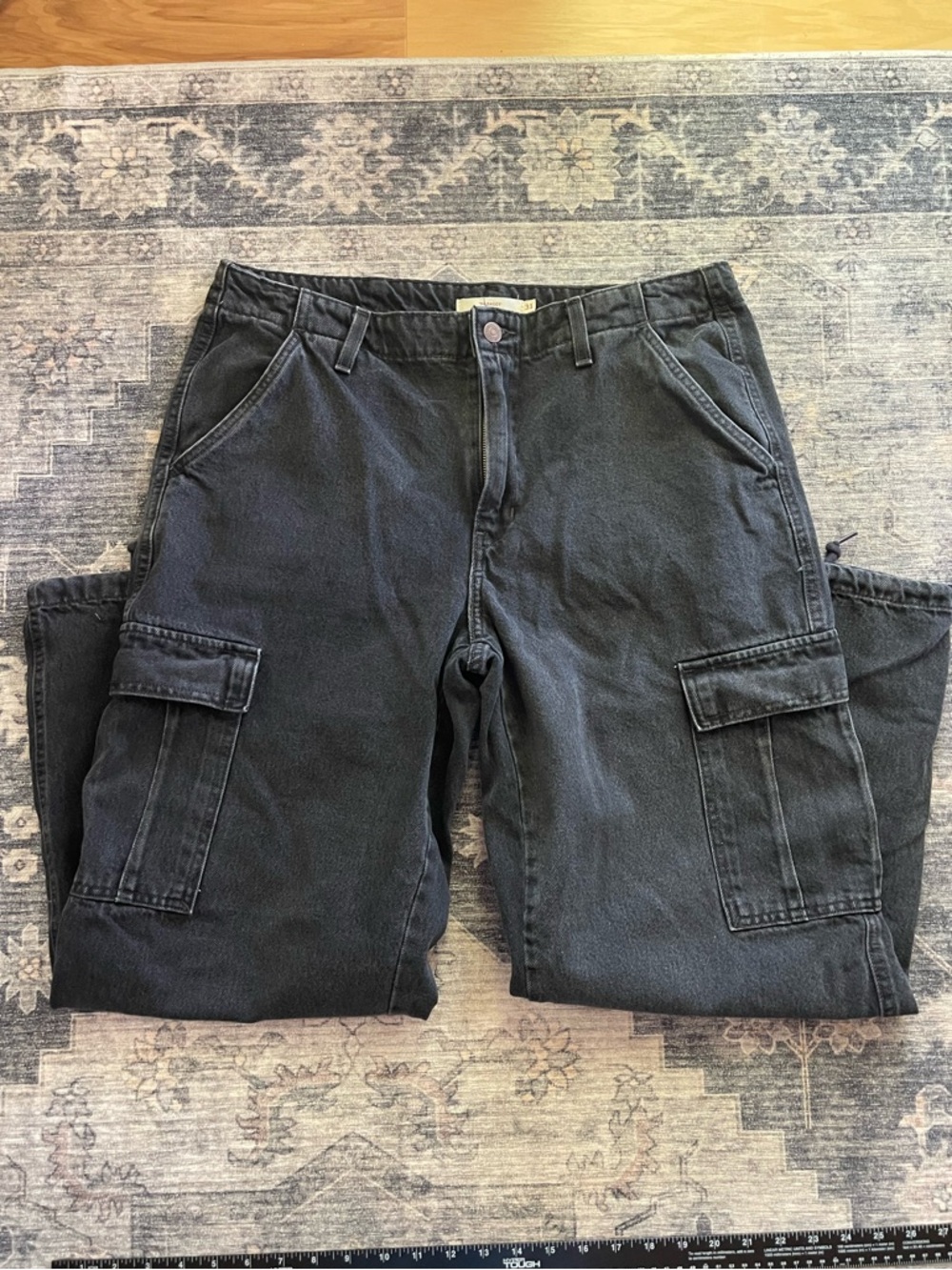 Levi’s 94 Women’s Baggy Black Denim Cargo Jeans 31